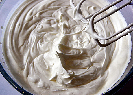 Пошаговый рецепт приготовления: Украшение торта — плетеная корзинка из крема