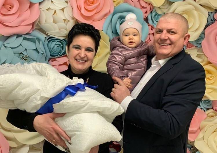 53-летняя звезда «Битвы экстрасенсов» Елена Голунова родила пятого ребенка