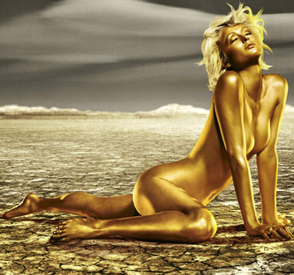 Голая, в золотой краске и на коленях: Пэрис Хилтон снялась в провокационной  фотосессии - Страсти