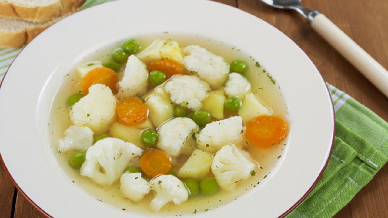 Куриный овощной суп с цветной капустой для ребенка