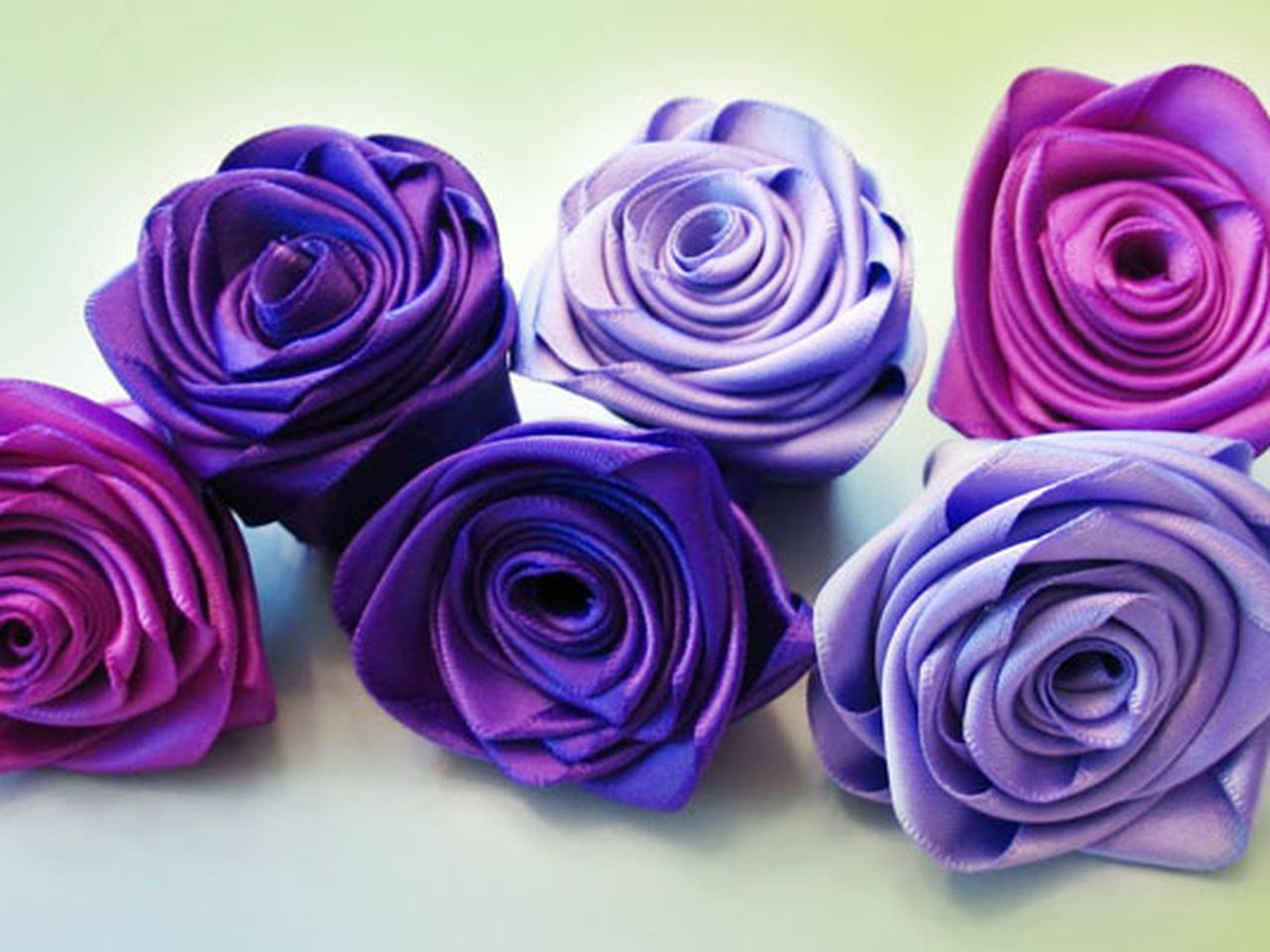 Цветы розы из атласной ленты и органзы своими руками Как сделать розу из лент Идеи украшения из лен